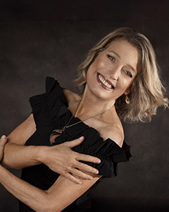 Kitty by Elena Dilai